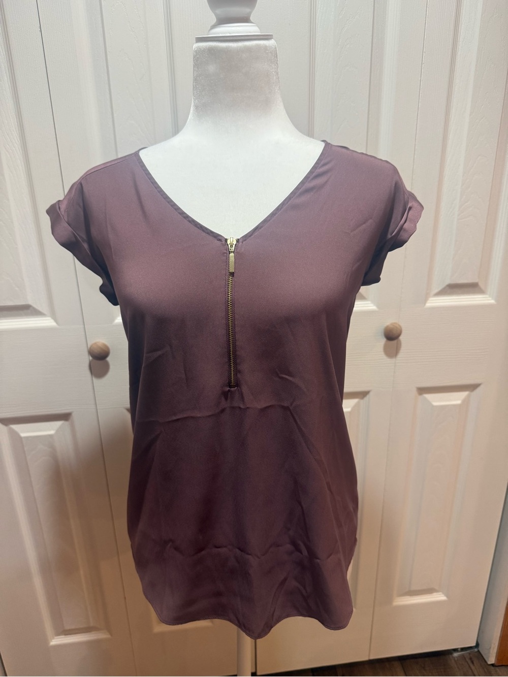 Express Short Sleeve V-Neck Zip Top - Mauve